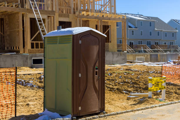 Best Portable restroom trailer rental  in Iron River, MI